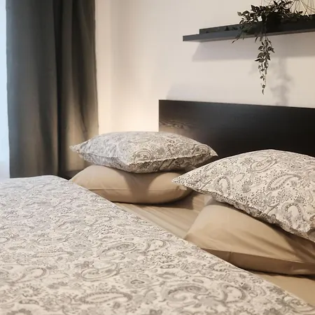 Félix Le Ll Apartamento *